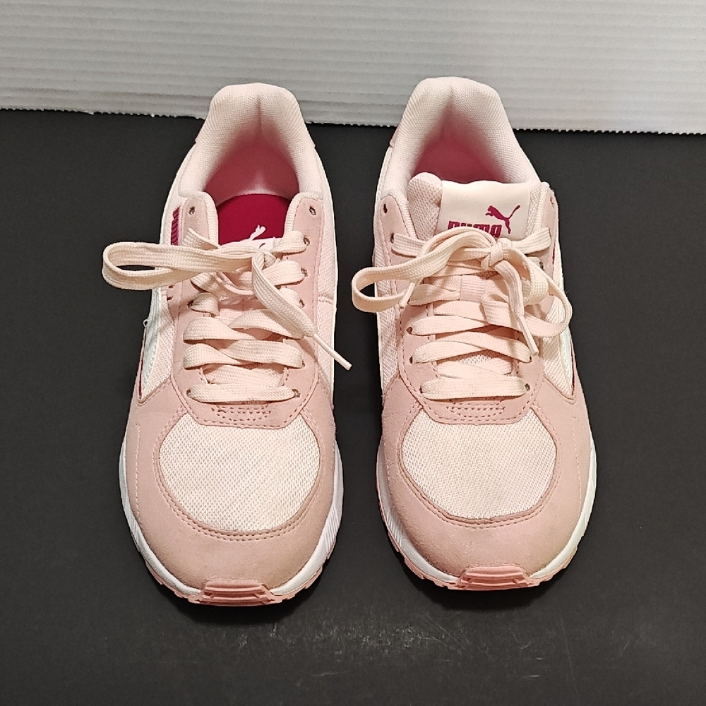 Puma Women's Pink Sneakers